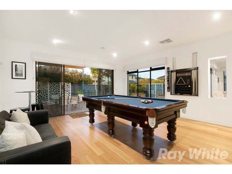 21 Island Point Avenue, Waterways VIC 3195