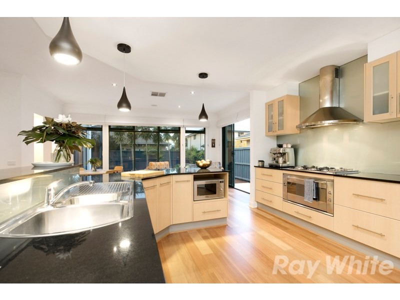 21 Island Point Avenue, Waterways VIC 3195