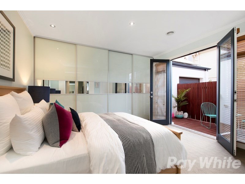 21 Island Point Avenue, Waterways VIC 3195