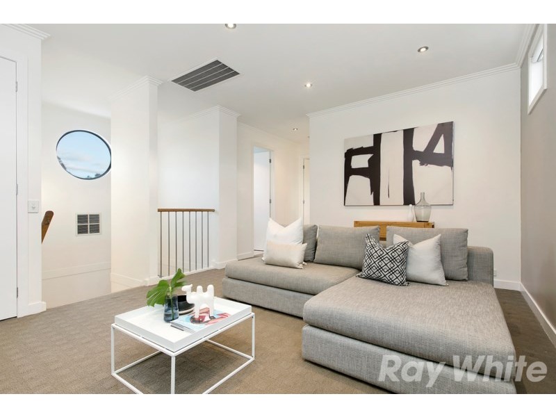 21 Island Point Avenue, Waterways VIC 3195