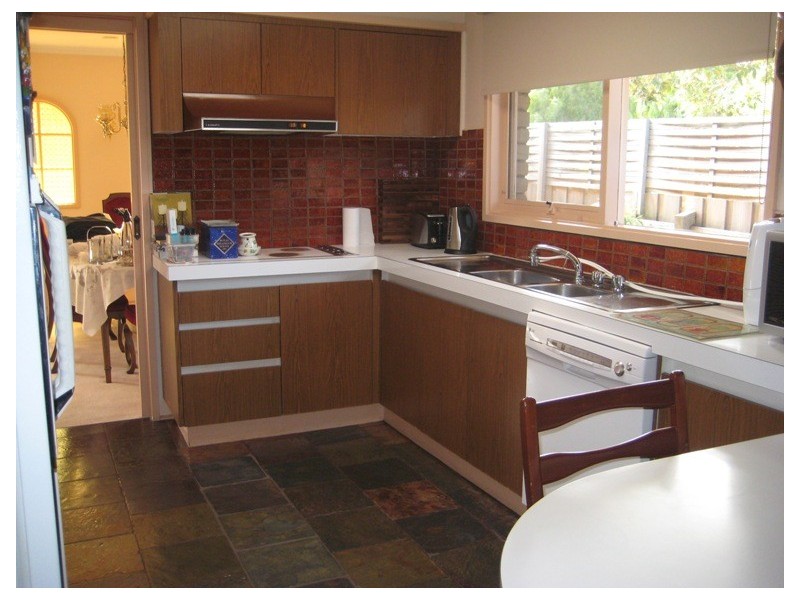 10 Timms Crescent, Dingley Village VIC 3172