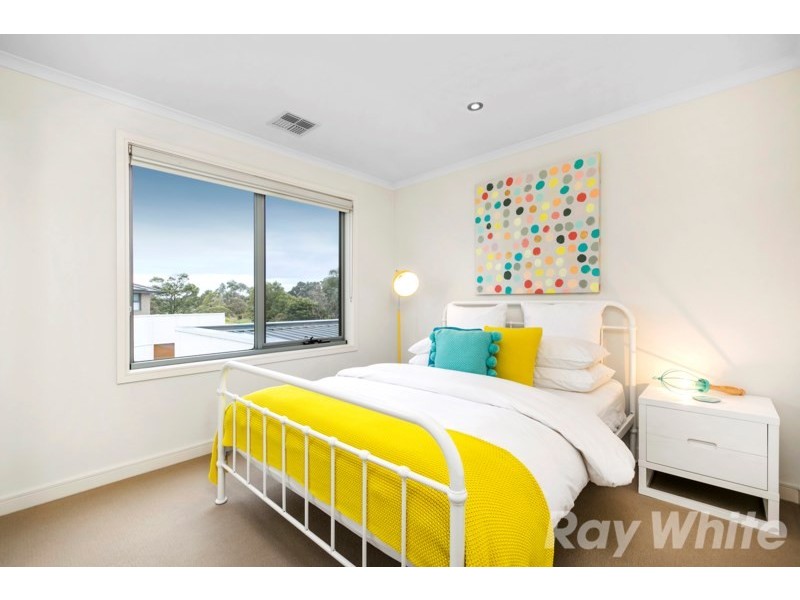 5 Ashberg Drive, Waterways VIC 3195