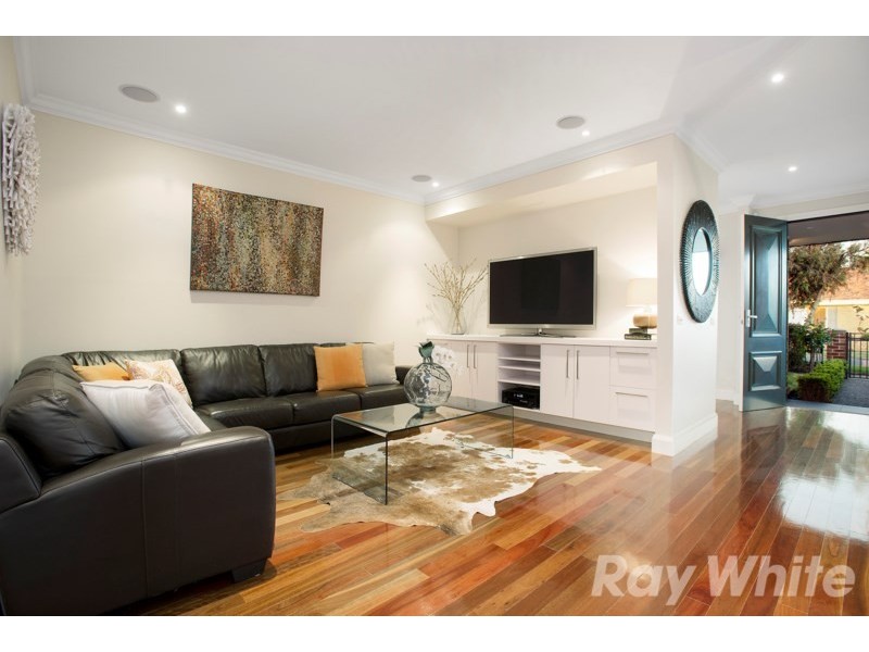 1 Eila Close, Cheltenham VIC 3192