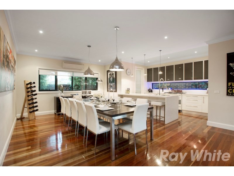 1 Eila Close, Cheltenham VIC 3192