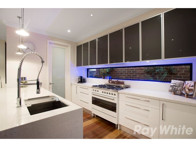 1 Eila Close, Cheltenham VIC 3192