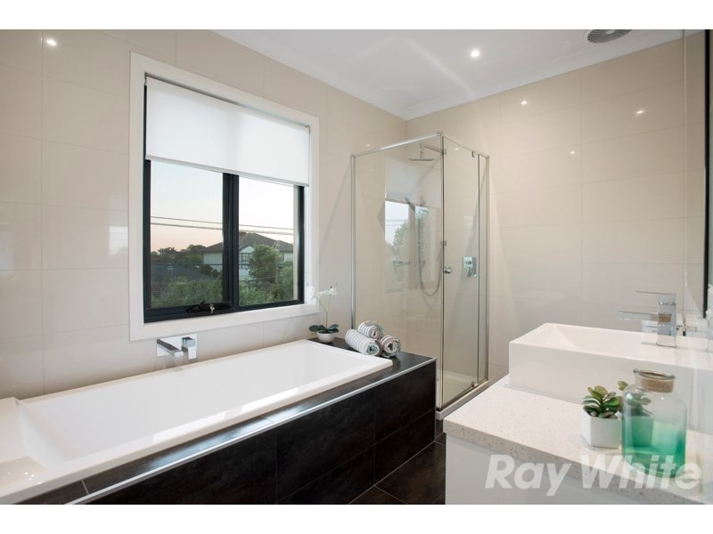 1 Eila Close, Cheltenham VIC 3192