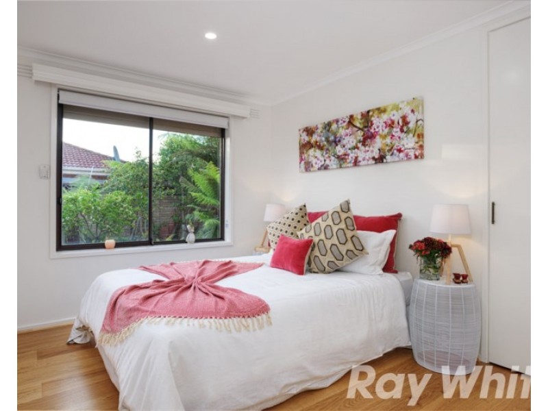 15 Farm Road, Cheltenham VIC 3192