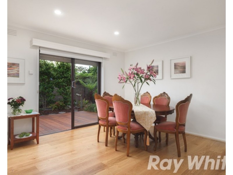 15 Farm Road, Cheltenham VIC 3192