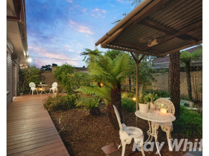 15 Farm Road, Cheltenham VIC 3192