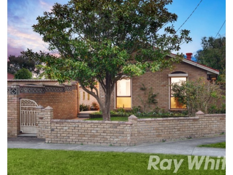 15 Farm Road, Cheltenham VIC 3192