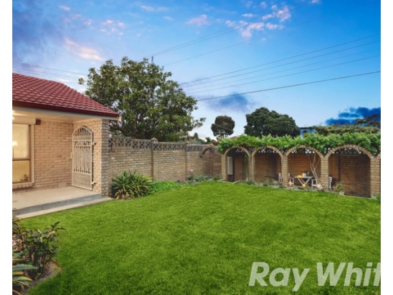 15 Farm Road, Cheltenham VIC 3192