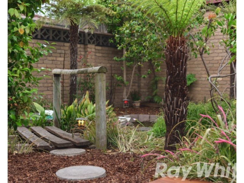 15 Farm Road, Cheltenham VIC 3192