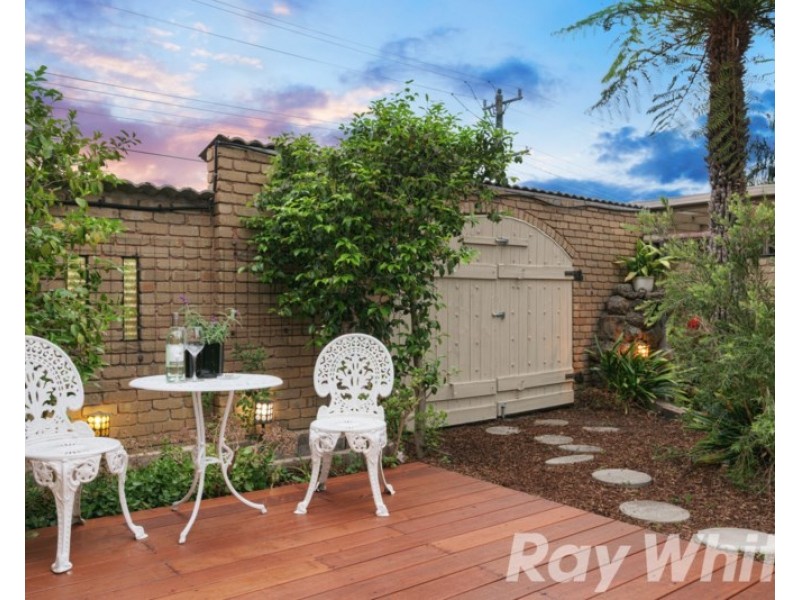15 Farm Road, Cheltenham VIC 3192