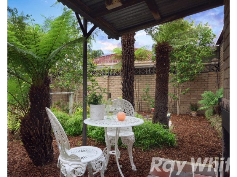 15 Farm Road, Cheltenham VIC 3192