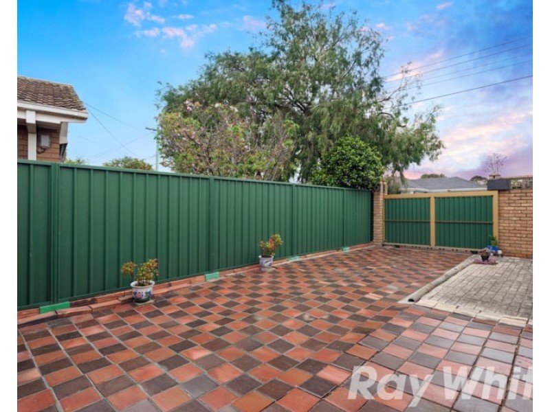 15 Farm Road, Cheltenham VIC 3192