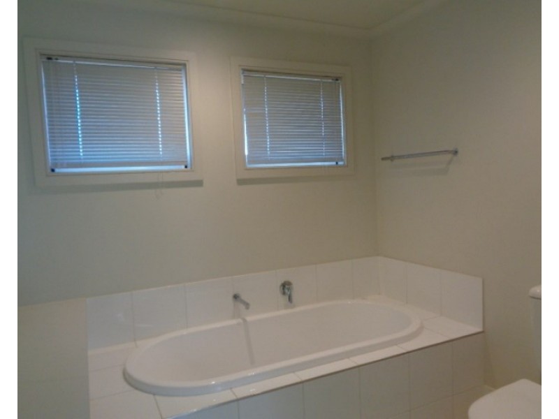 15 Birkdale Avenue, Heatherton VIC 3202