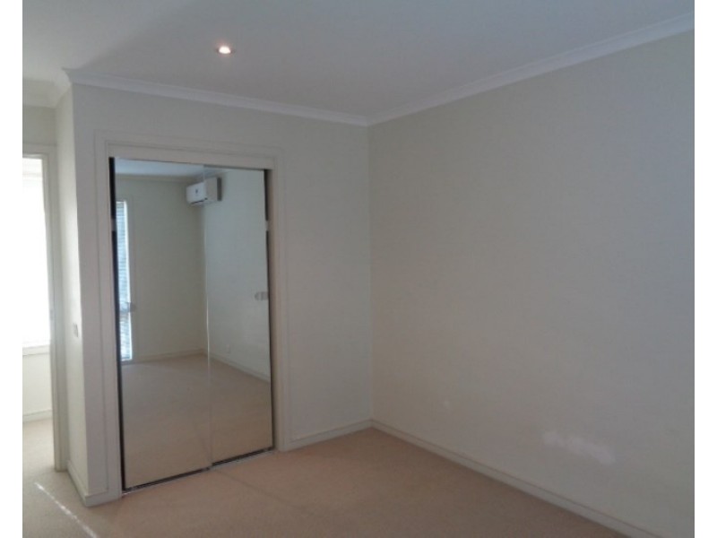 15 Birkdale Avenue, Heatherton VIC 3202