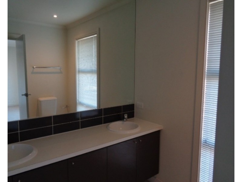 15 Birkdale Avenue, Heatherton VIC 3202