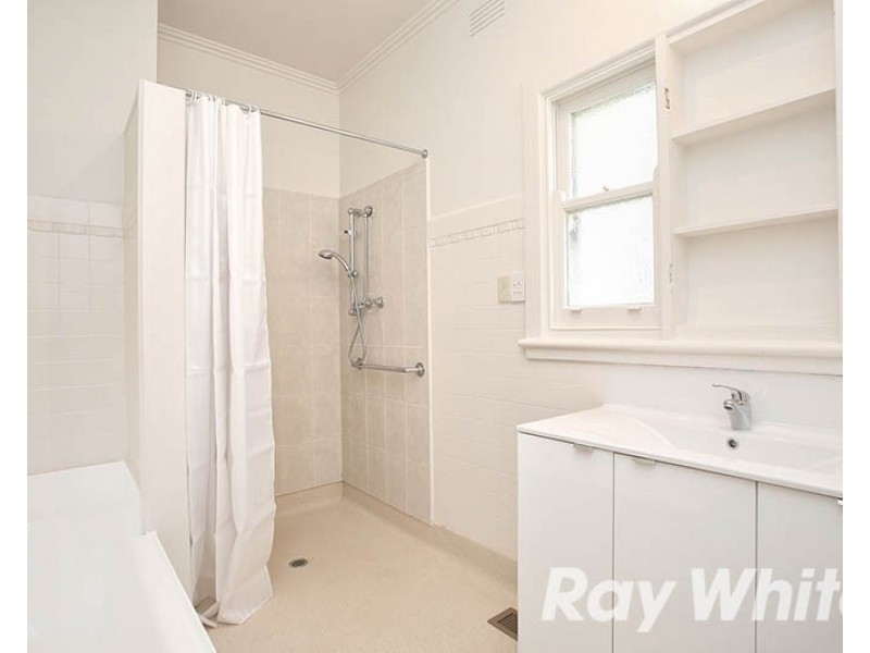 12 Evesham Road, Cheltenham VIC 3192