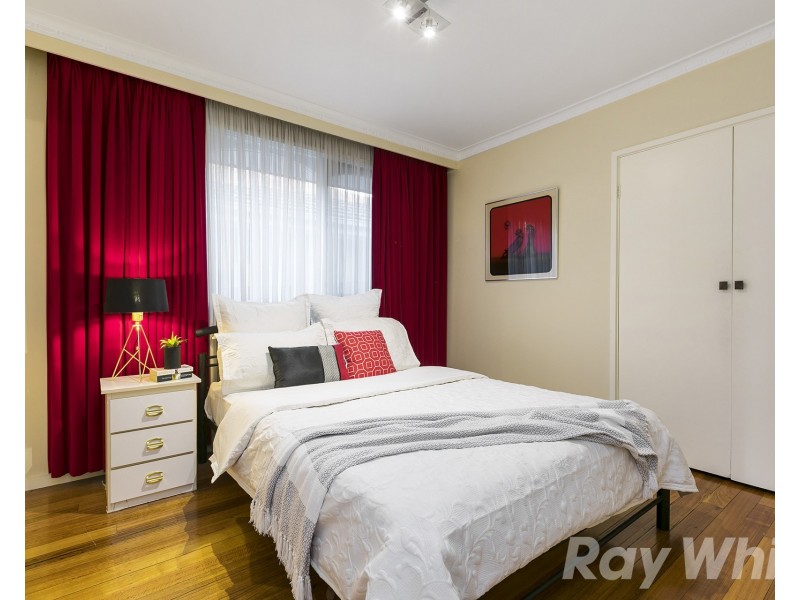 46 Snowdon Drive, Cheltenham VIC 3192