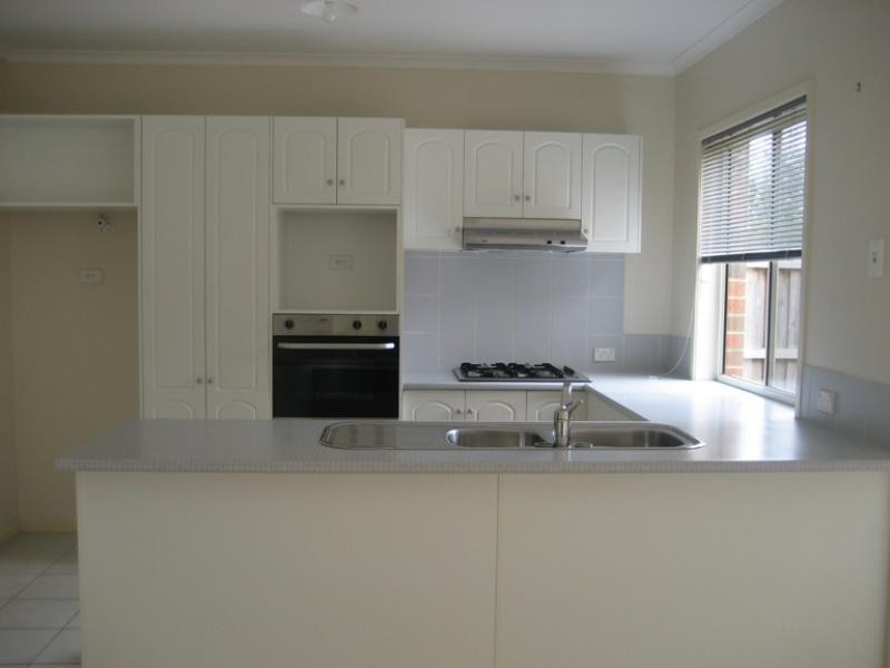 6 Kingsland Close, Dingley Village VIC 3172