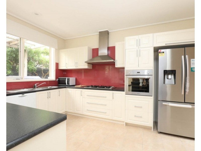 2/77 Beach Road, Mentone VIC 3194