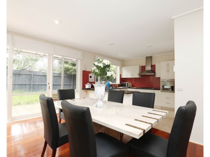 2/77 Beach Road, Mentone VIC 3194