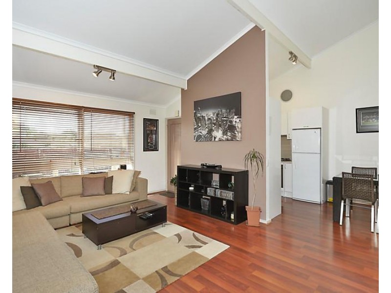 1/293-297 Warrigal Road, Cheltenham VIC 3192