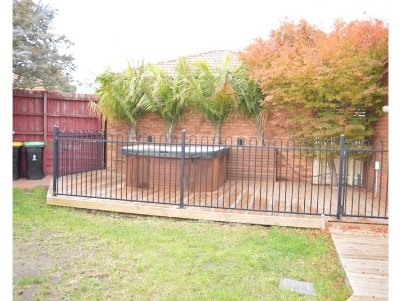 24 Baltusrol Circuit, Heatherton VIC 3202