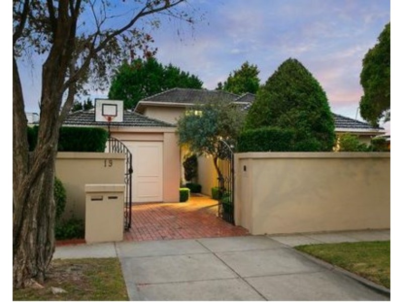 19 Pacific Boulevard, Beaumaris VIC 3193