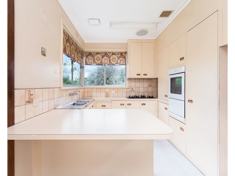 7 Tomar Court, Cheltenham VIC 3192