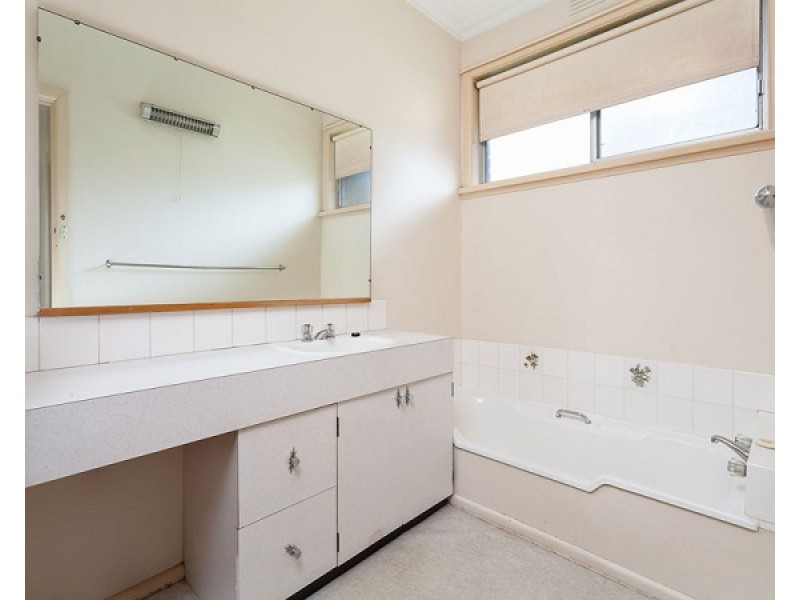 7 Tomar Court, Cheltenham VIC 3192