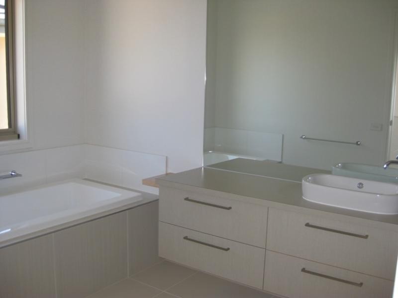 5 Chopard Avenue, Waterways VIC 3195