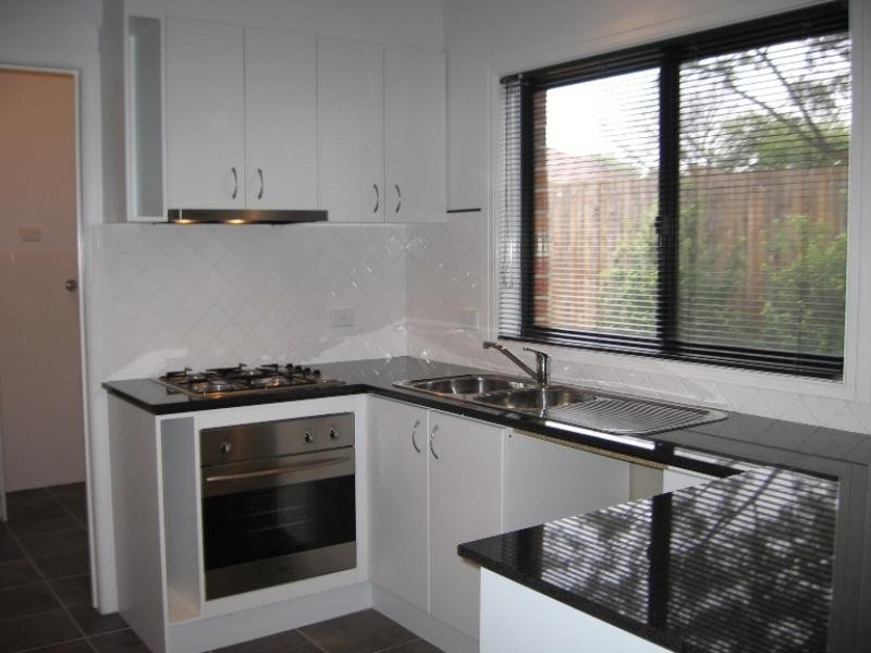 2/15 Dermot Street, Oakleigh South VIC 3167