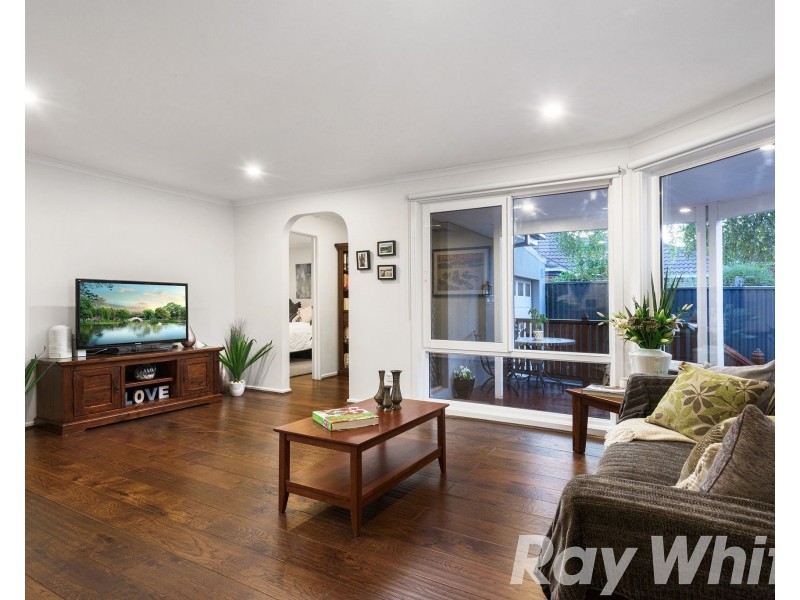 2/18 Widdop Crescent, Hampton East VIC 3188