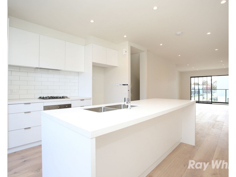 61 Pallisades Boulevard, Cheltenham VIC 3192