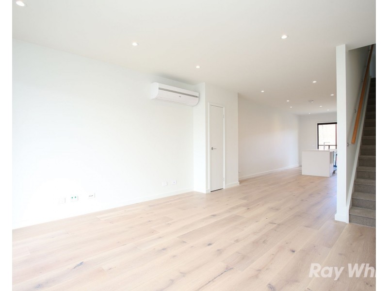 61 Pallisades Boulevard, Cheltenham VIC 3192