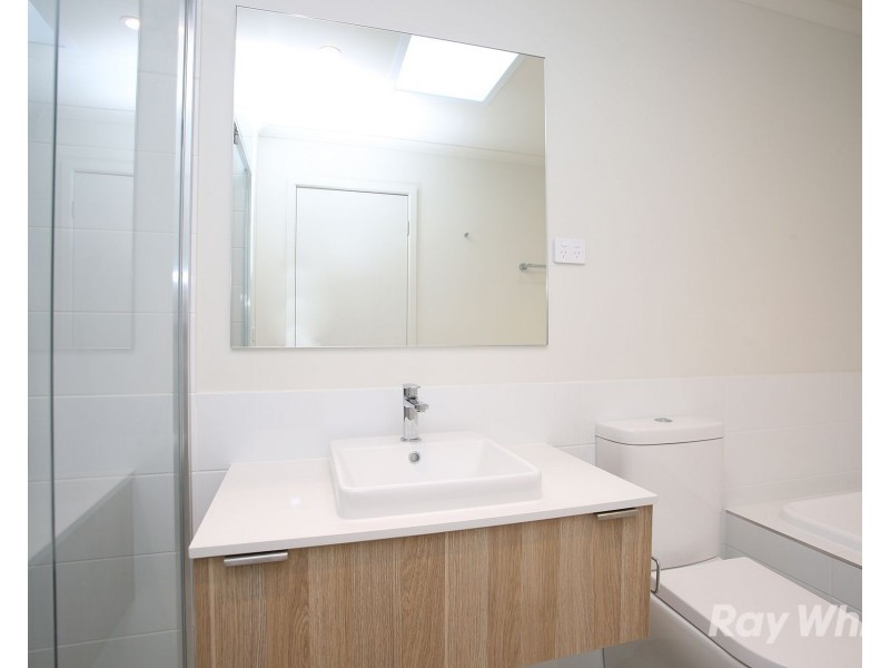 61 Pallisades Boulevard, Cheltenham VIC 3192