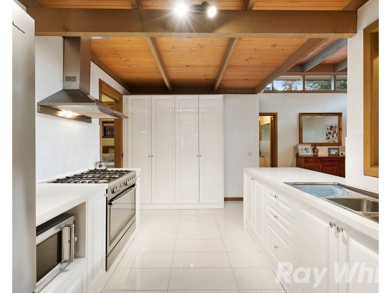 14 Kubis Crescent, Dingley Village VIC 3172