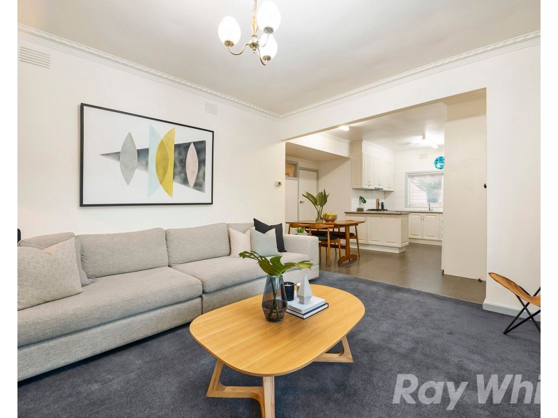 8 Evesham Road, Cheltenham VIC 3192