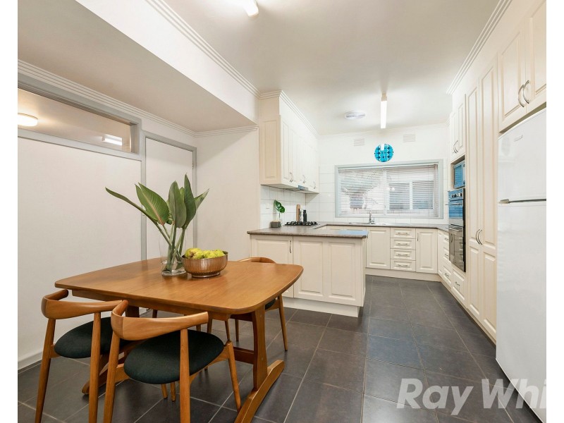 8 Evesham Road, Cheltenham VIC 3192