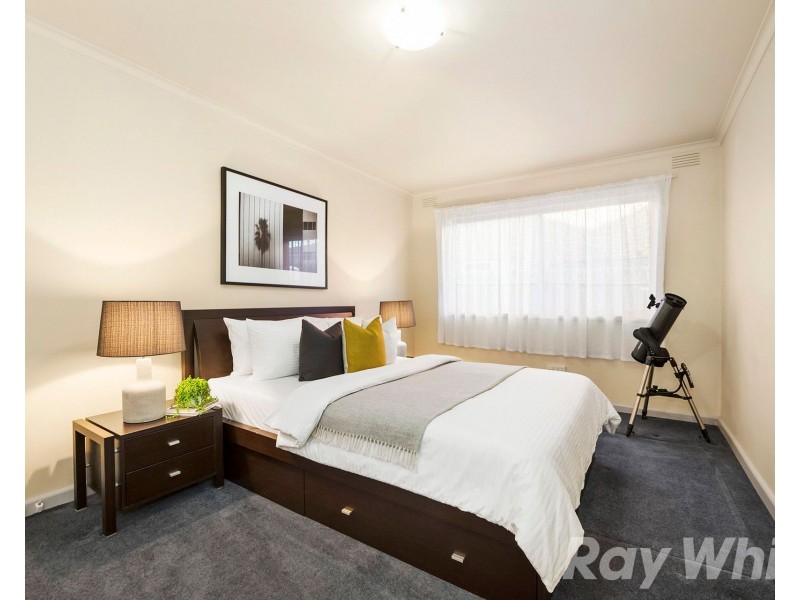 8 Evesham Road, Cheltenham VIC 3192