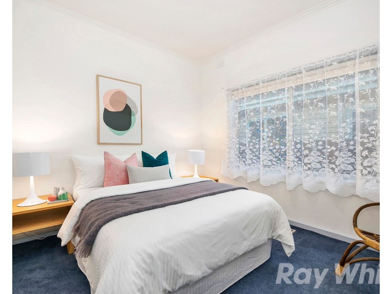 8 Evesham Road, Cheltenham VIC 3192