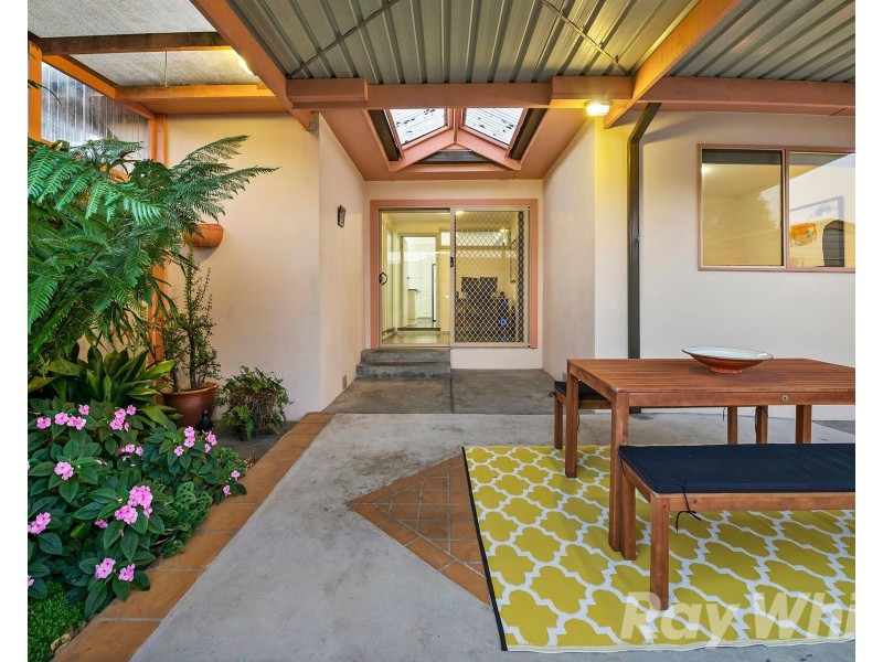 8 Evesham Road, Cheltenham VIC 3192