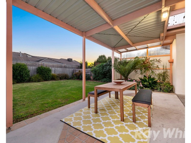 8 Evesham Road, Cheltenham VIC 3192