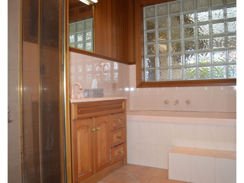 2 Von Nida Court, Dingley Village VIC 3172