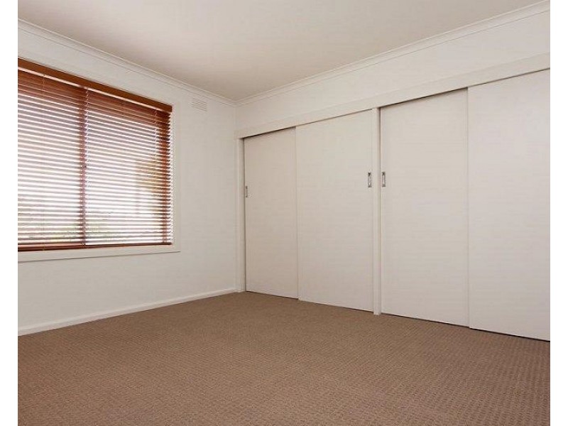 1/2 Barker Street, Cheltenham VIC 3192