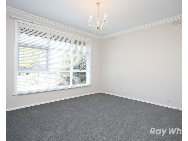 13 Moonda Grove, Cheltenham VIC 3192