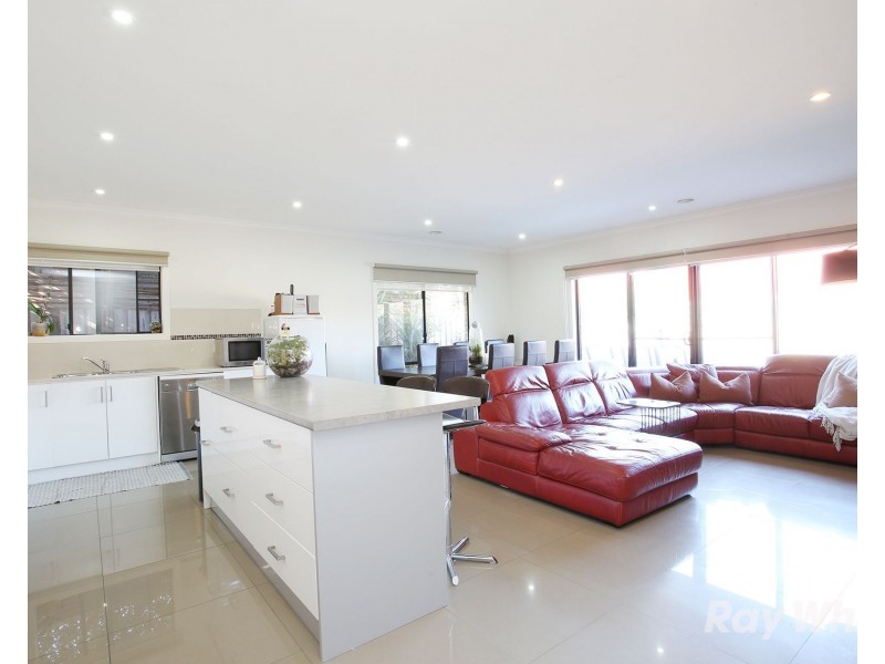 8B Sinclair Street, Cheltenham VIC 3192