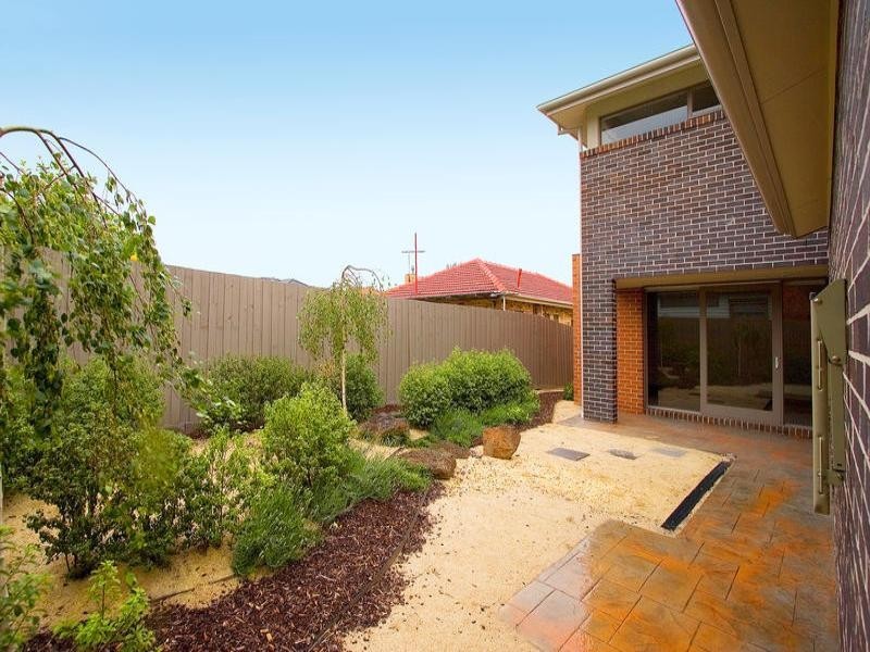 21 Walker Grove, Cheltenham VIC 3192